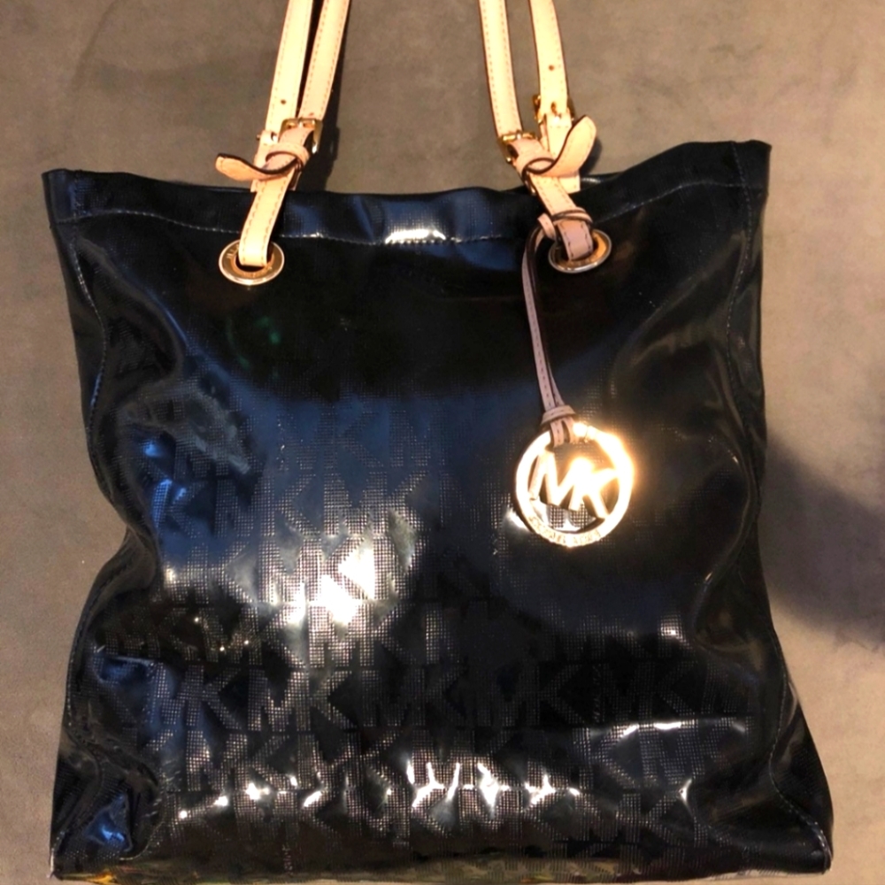 Michael Kors jet set leather tote
